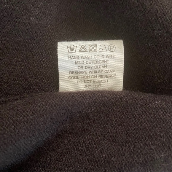 Chinti and Parker Cashmere Blend collared Sweater - Picture 13 of 14